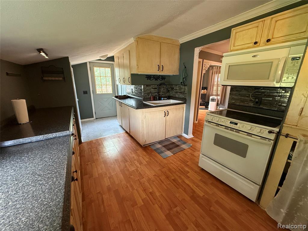 3341 W Baldwin Road, Grand Blanc, MI 48439 — Photo 4
