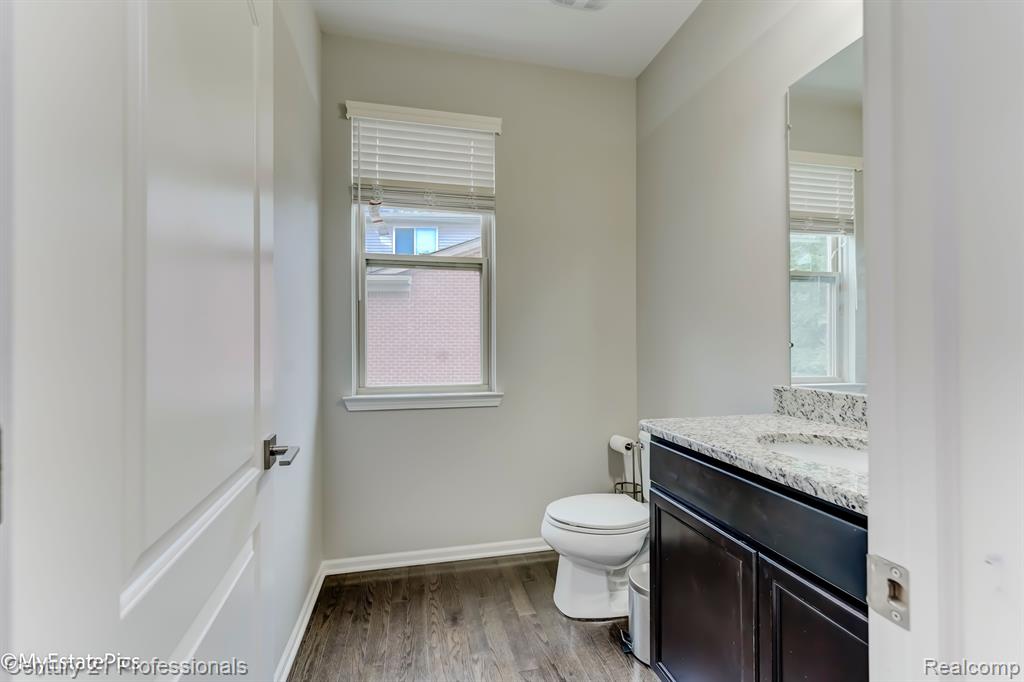 50784 SEVILLA Circle, Novi, MI — Photo 17