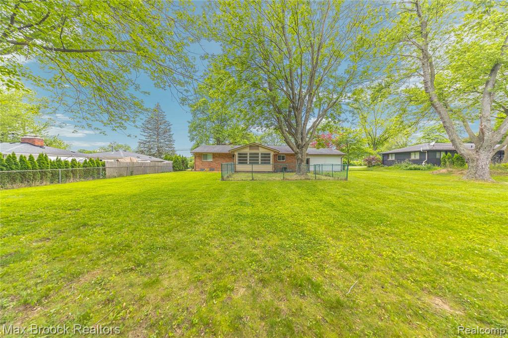 6695 Lahser Road, Bloomfield Hills, MI — Photo 35