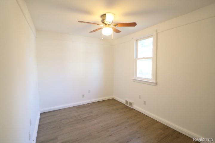 403 Bradley Street, Bay City, MI 48706 — Photo 13