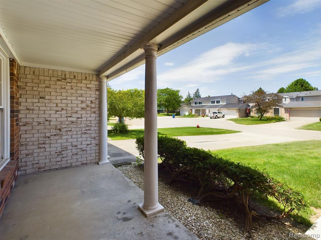 440 Lockmoor Court, Grand Blanc, MI 48439 — Photo 3