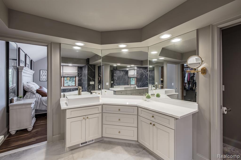 9909 Kingston Ridge, Clarkston, MI 48348 — Photo 42