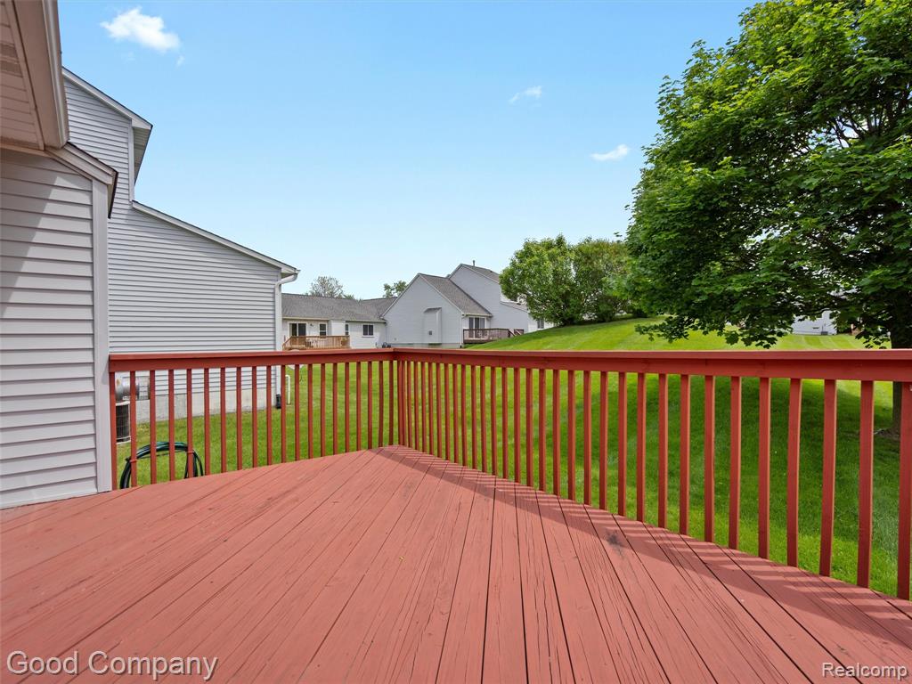 864 Challenging Trail, South Lyon, MI 48178 — Photo 28