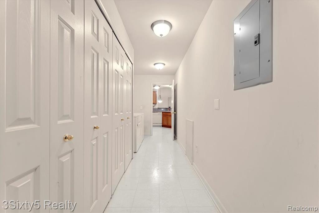 539 Mulberry Street, 59, Wyandotte, MI 48192 — Photo 16