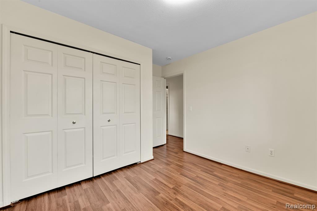 23268 STOFLET Lane, Trenton, MI 48183 — Photo 12