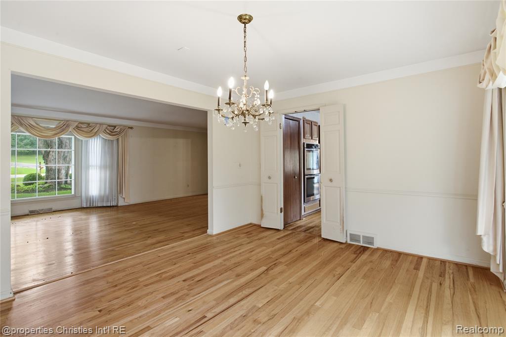 7110 Paterese Drive, Bloomfield Hills, MI 48301 — Photo 11