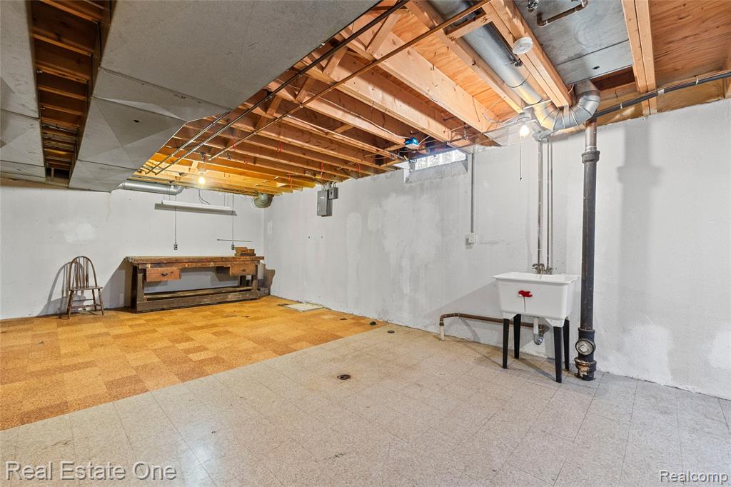 25574 Wilson Drive, Dearborn Heights, MI 48127 — Photo 50