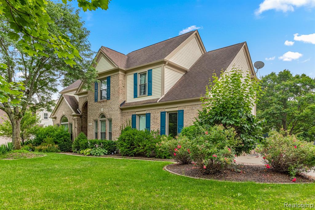 47553 TEN POINT Drive, Canton, MI 48187 — Photo 2