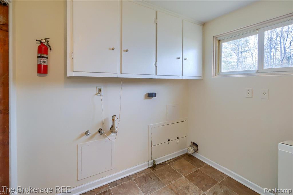 4093 Coral Street, Burton, MI 48509 — Photo 18