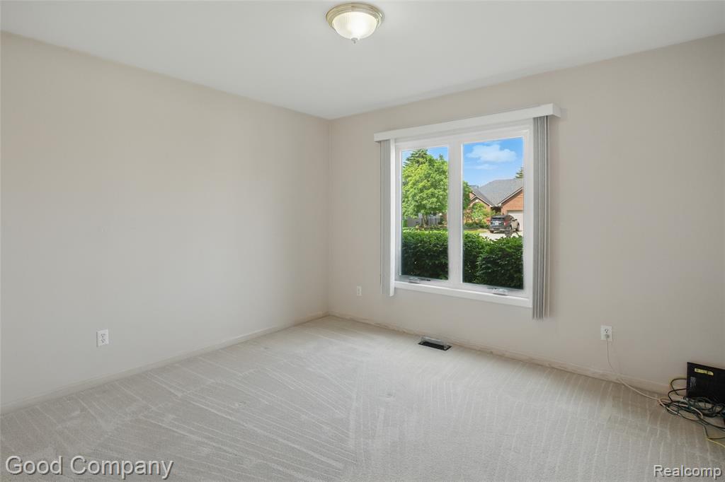 51414 Pinewood Drive, Macomb, MI 48042 — Photo 27