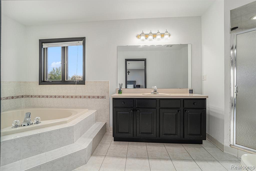 53242 Clarion Drive, Macomb, MI 48042 — Photo 16