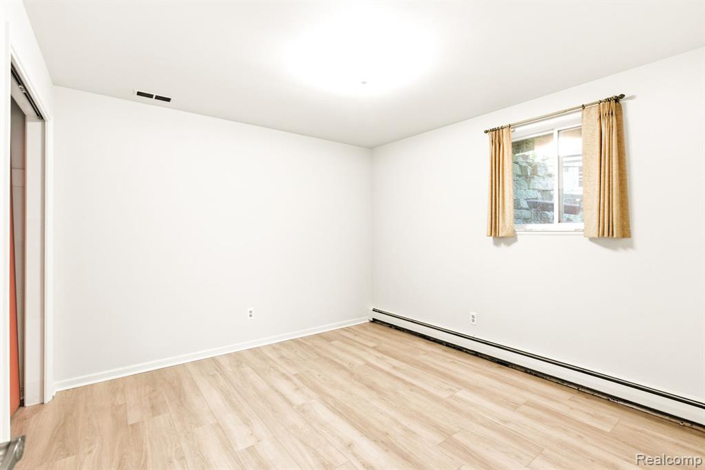 5208 N Hillcrest Drive, MI 48049 — Photo 28
