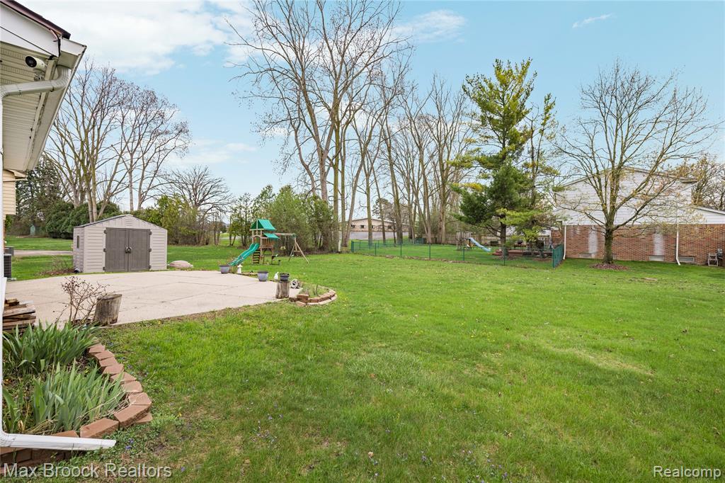 6240 Wynford Drive, West Bloomfield, MI — Photo 57