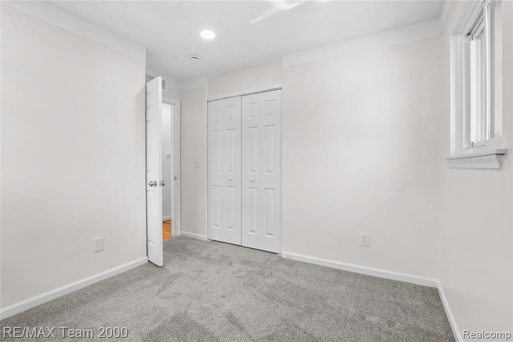 6135 Ardmore Street, Dearborn Heights, MI 48127 — Photo 17