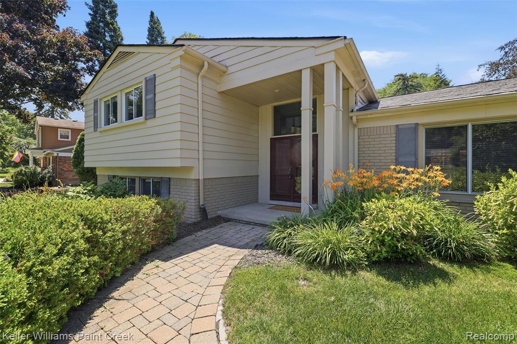4016 Iverness Lane, West Bloomfield, MI 48323 — Photo 3