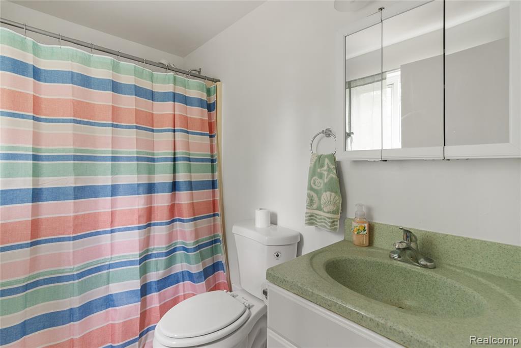 4327 Lancashire, Milford, MI 48380 — Photo 24