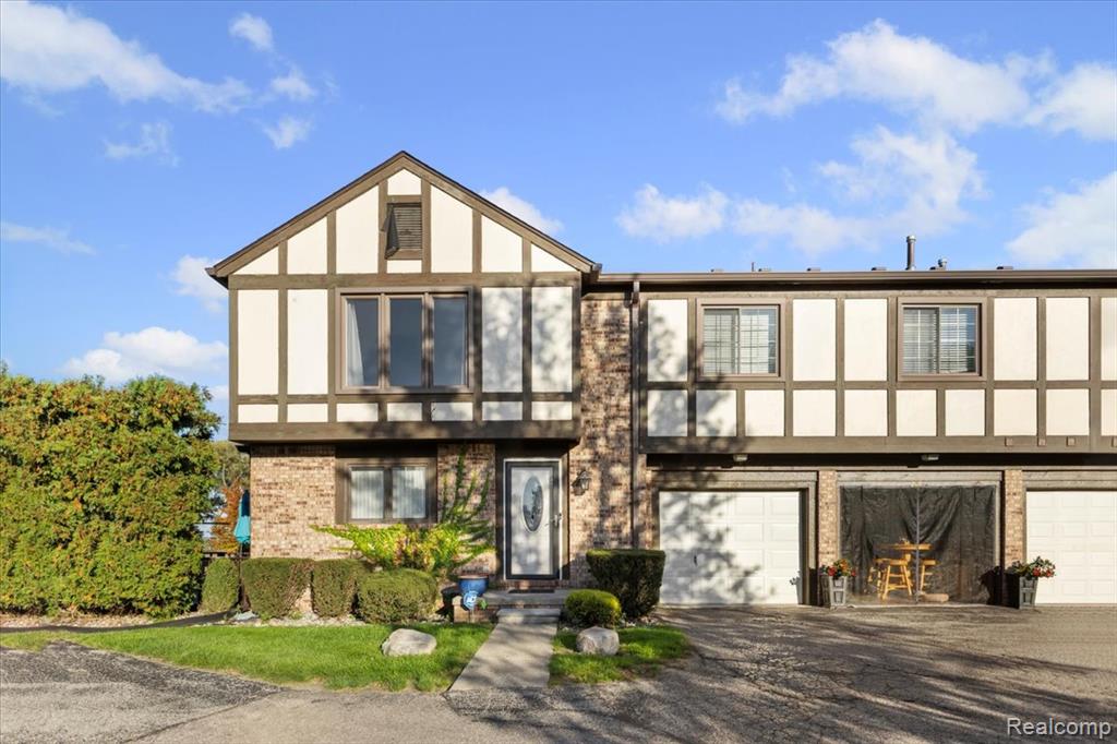 203 Lac Sainte Claire Drive, Saint Clair Shores, MI, 48082