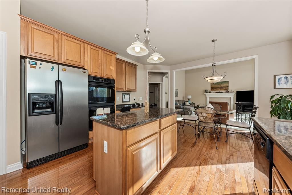 24695 Wedgewood Dr, South Lyon, MI 48178 — Photo 19