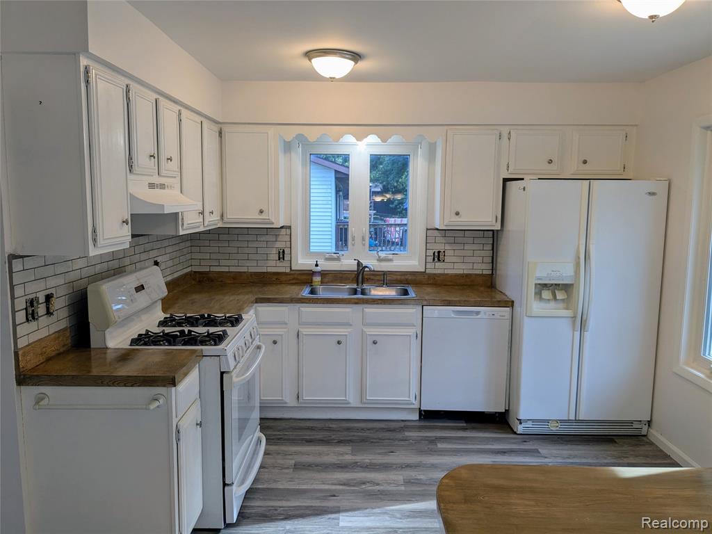 270 W Winds Drive, Almont, MI 48003 — Photo 18