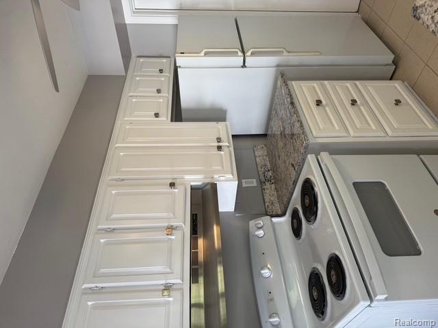 836 Harcourt Road E, Grosse Pointe Park, MI 48230 — Photo 9