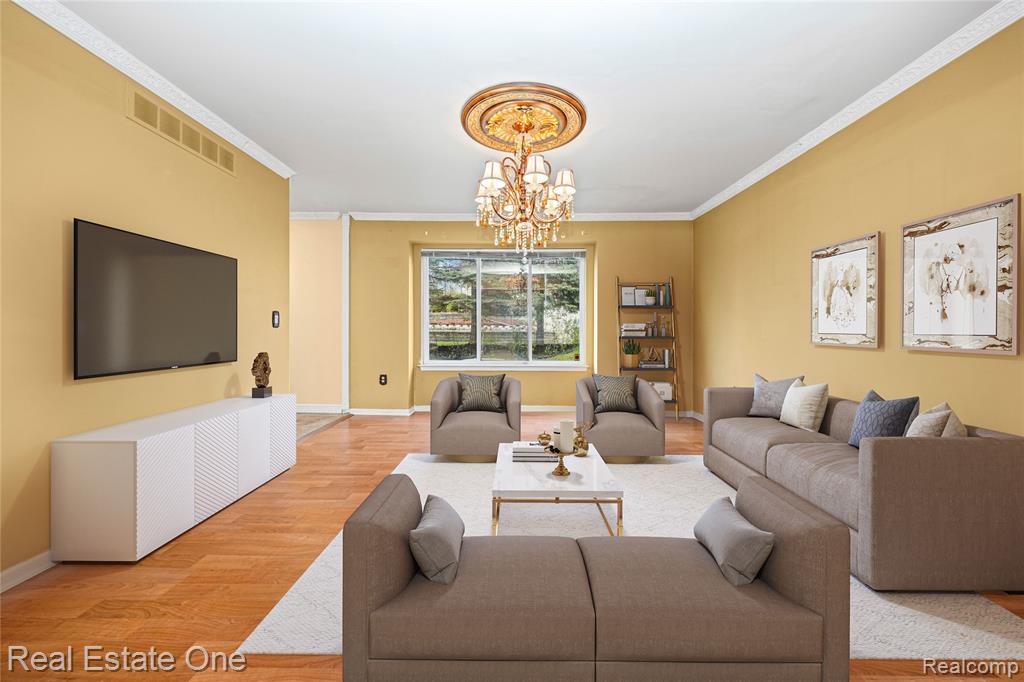 7295 W Maple Road, West Bloomfield, MI — Photo 9