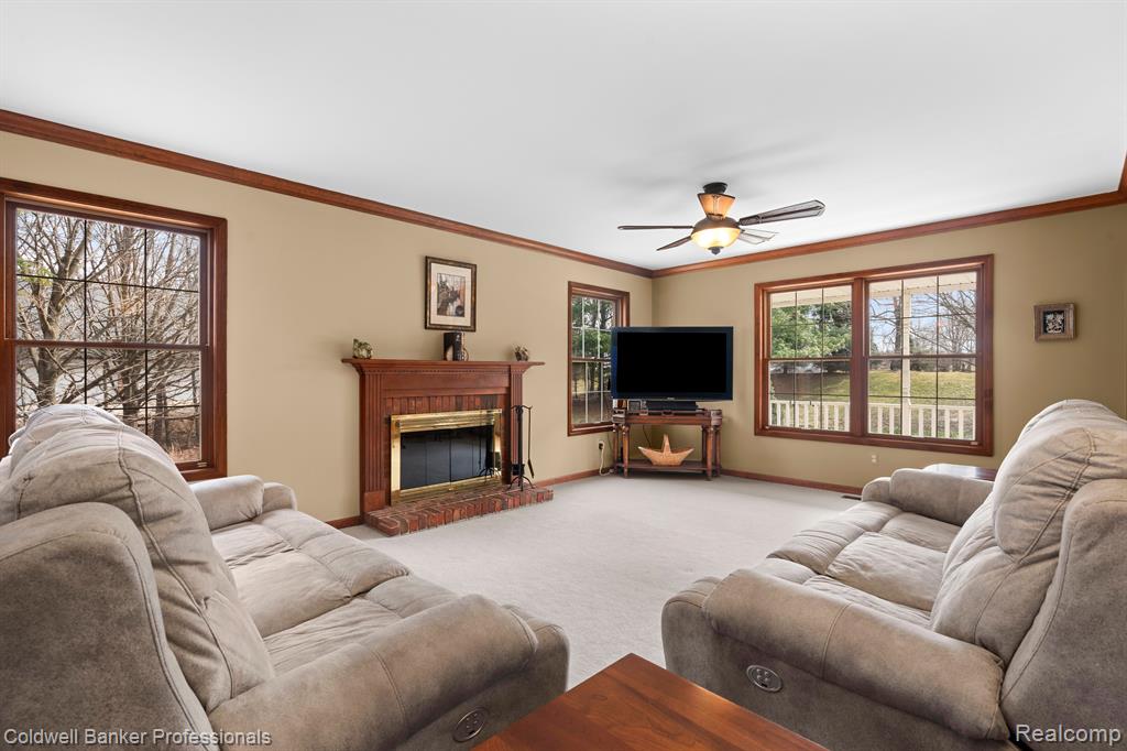 6253 7 MILE Road, South Lyon, MI 48178 — Photo 9