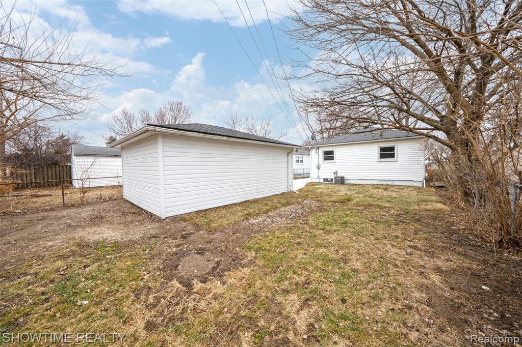 22620 Raven Avenue, Eastpointe, MI 48021 — Photo 26