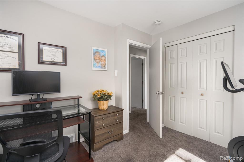 6460 Hermana Road, West Bloomfield, MI 48324 — Photo 15