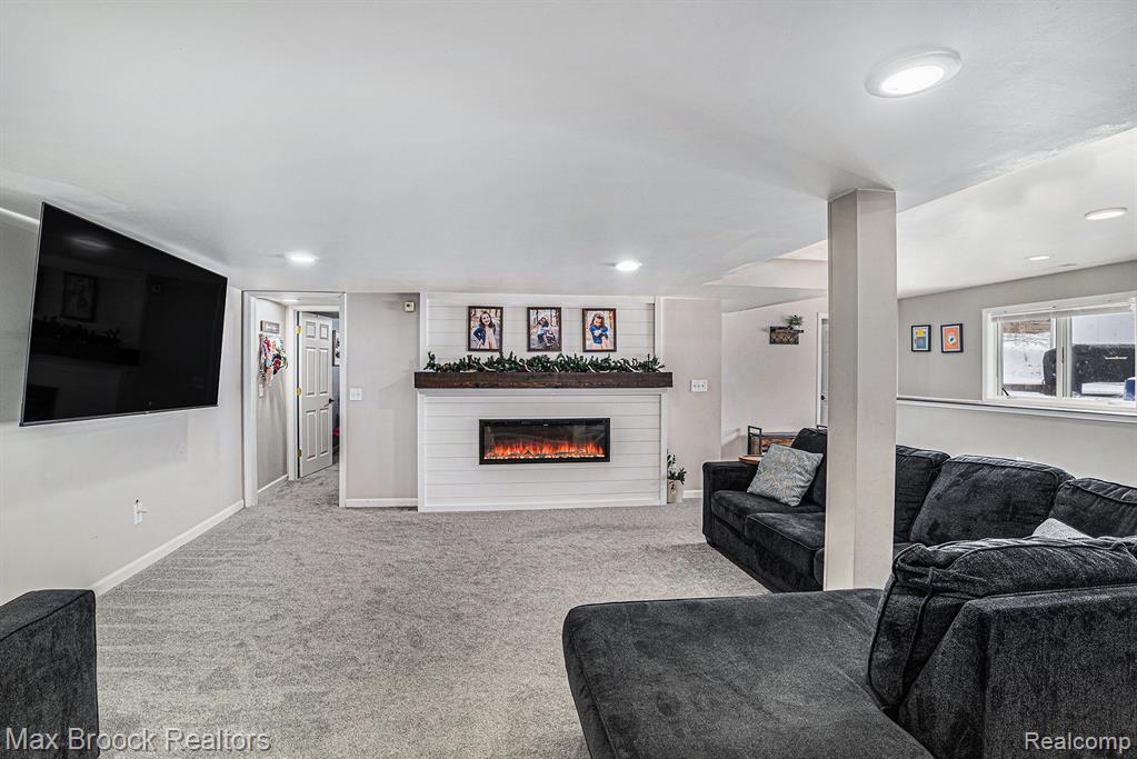 11412 Delmar Drive, Fenton, MI 48430 — Photo 22
