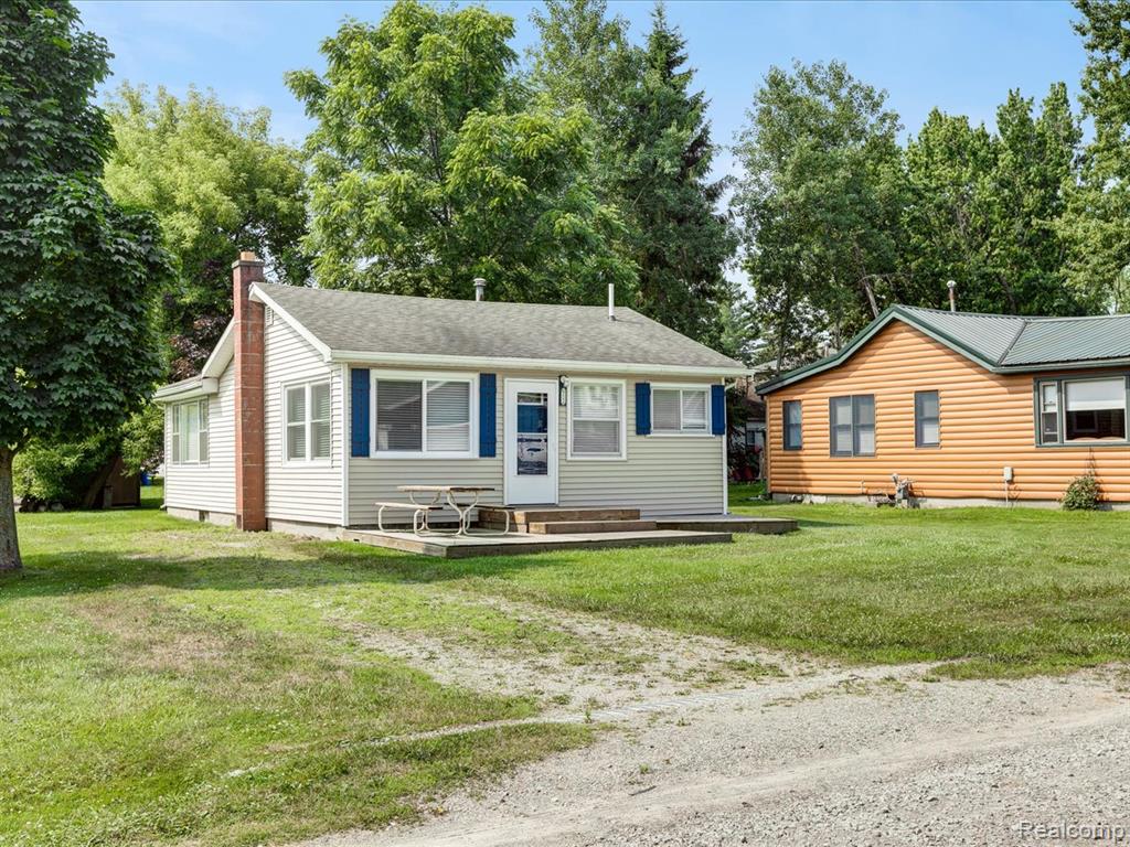 7334 Worth Road, Lexington, MI 48450 — Photo 2
