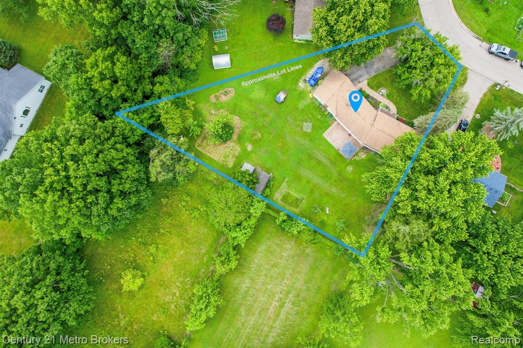 4373 Dexel Drive, Burton, MI 48519 — Photo 25