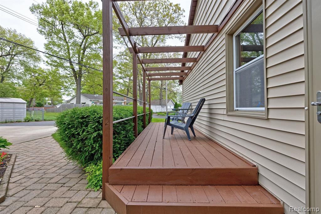 4030 ROLLINS Avenue, Waterford, MI 48329 — Photo 20