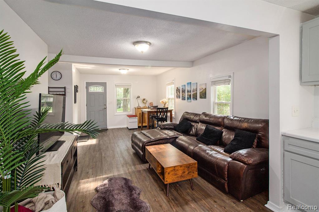 770 Brushwood Drive, Wolverine Lake, MI 48390 — Photo 3