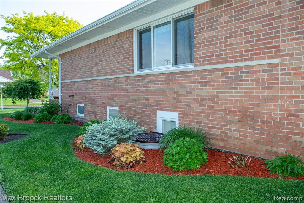 14271 Lincoln Street, Oak Park, MI 48237 — Photo 51