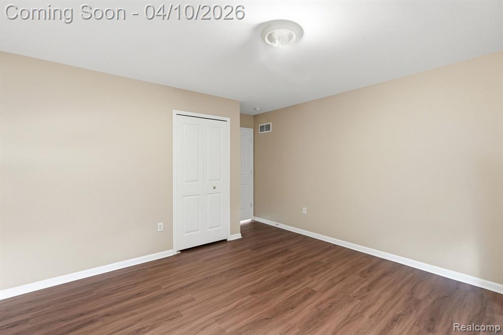 300 E Canford Park, Canton, MI 48187 — Photo 17