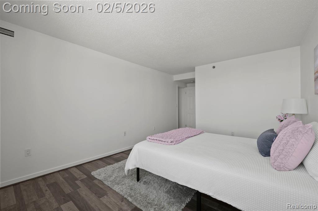 250 E HARBORTOWN Drive, 1405, Detroit, MI 48207 — Photo 15
