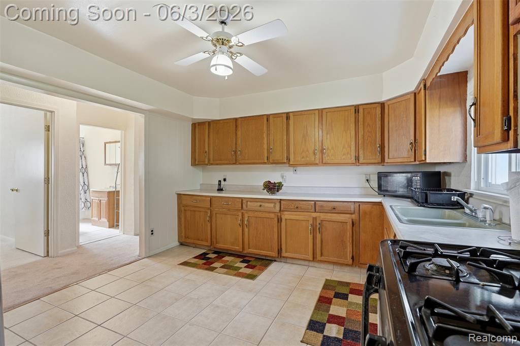 1631 Clara Street, Clinton Twp, MI 48036 — Photo 9