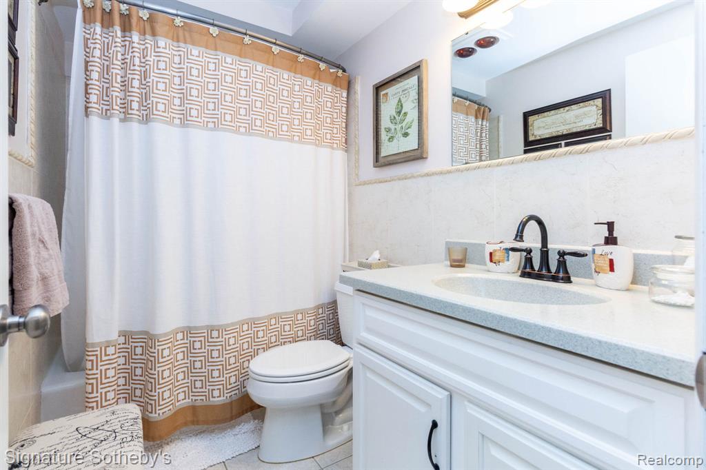 4086 Cherry Garden Drive, Commerce Twp, MI 48382 — Photo 27