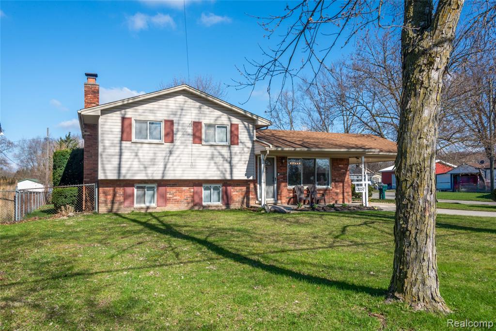 13257 Strong Boulevard, South Rockwood, MI — Photo 2