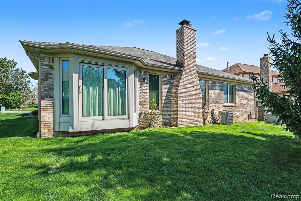 421 Drexelgate Parkway, Rochester Hills, MI 48307 — Photo 27