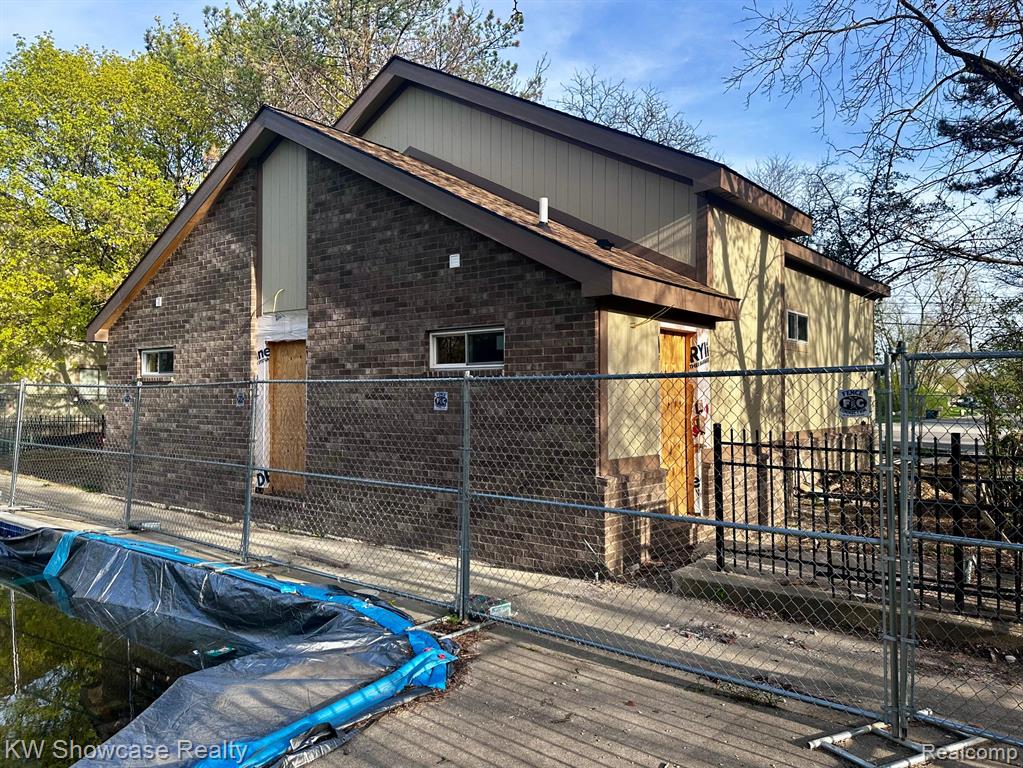 7455 BRYNMAWR Court, 31, West Bloomfield, MI — Photo 40