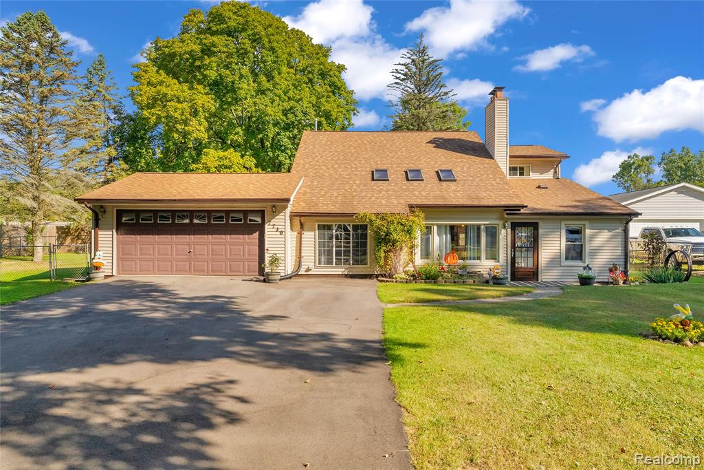 7730 Austere Drive, Waterford, MI 48329 — front exterior