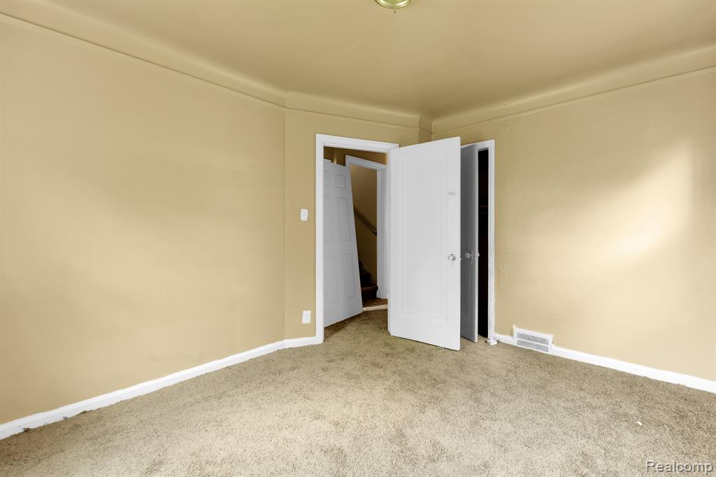 9566 HUBBELL Street, Detroit, MI 48227 — Photo 9