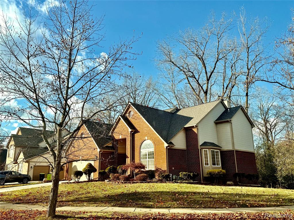 44000 Settlers Creek Court, Novi, MI — front exterior