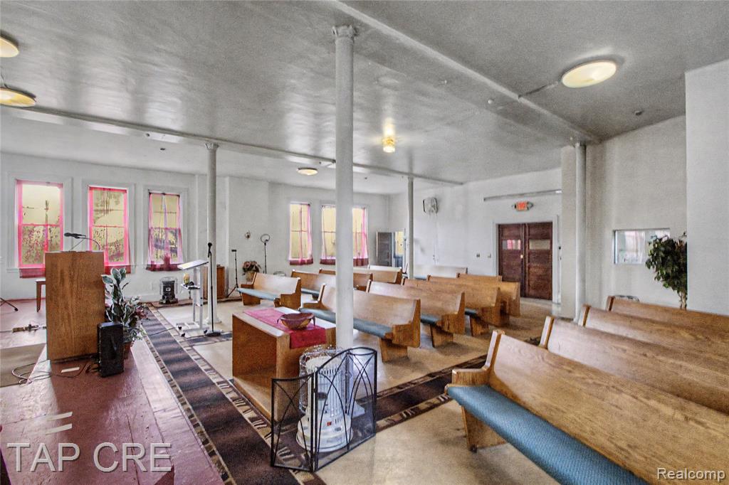 400 W Grand Boulevard - Photo 4