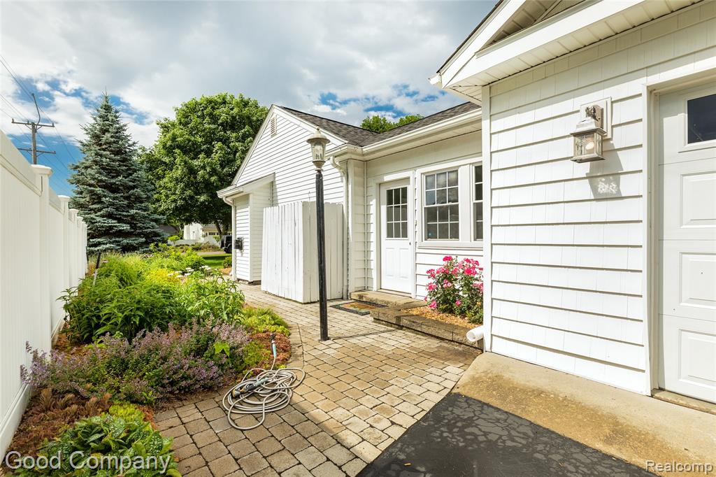 32291 Verona Circle, Beverly Hills, MI 48025 — Photo 51