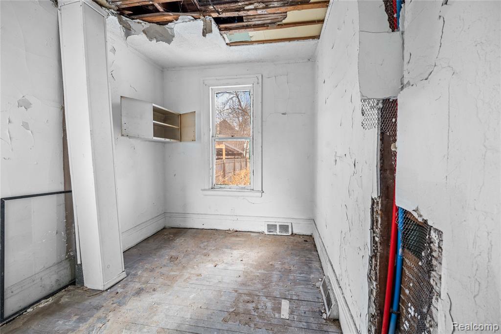 628 Taylor Street, Detroit, MI 48202 — Photo 11