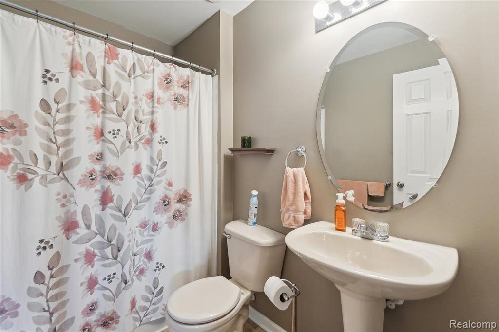 1012 SHIAWASSEE Circle, Howell, MI 48843 — Photo 30