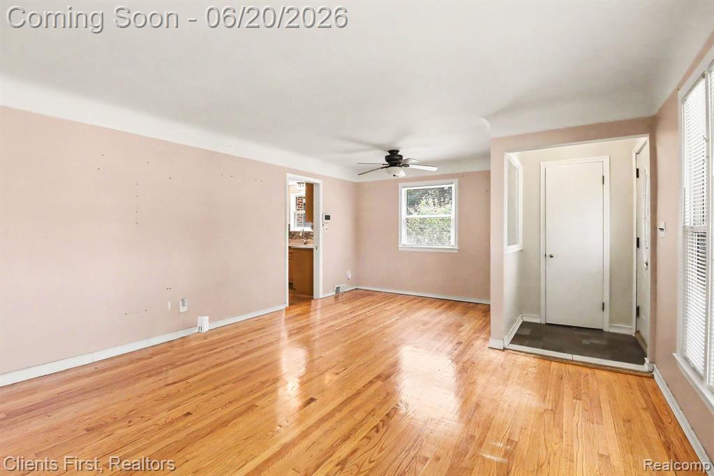 8260 Arnold Street, Dearborn Heights, MI 48127 — Photo 6