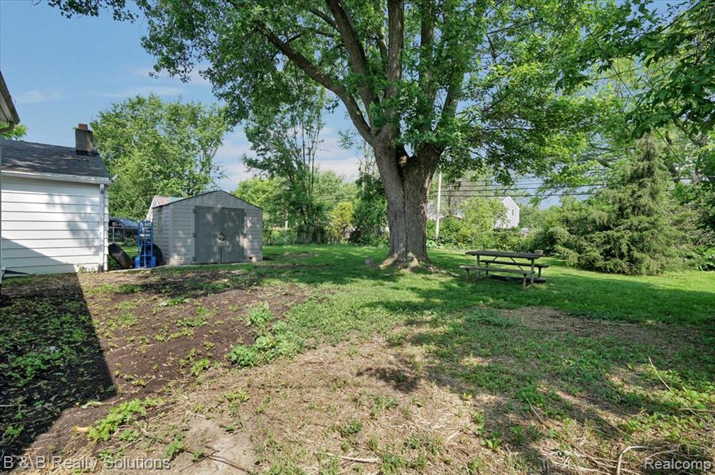 61 E Longfellow Avenue, Pontiac, MI 48340 — Photo 20